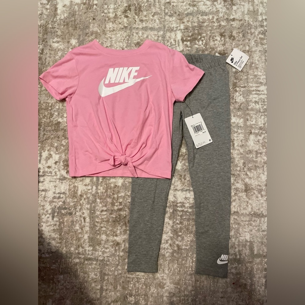 Nike Pink Twist Front Tee and Gray Leggings Matching Set Size 6/7 -NWT